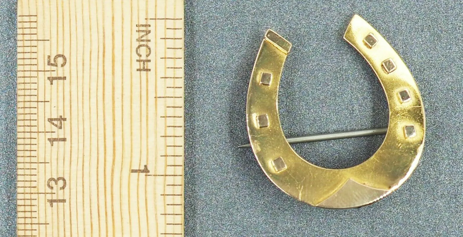 15ct Yellow Gold Horseshoe Brooch