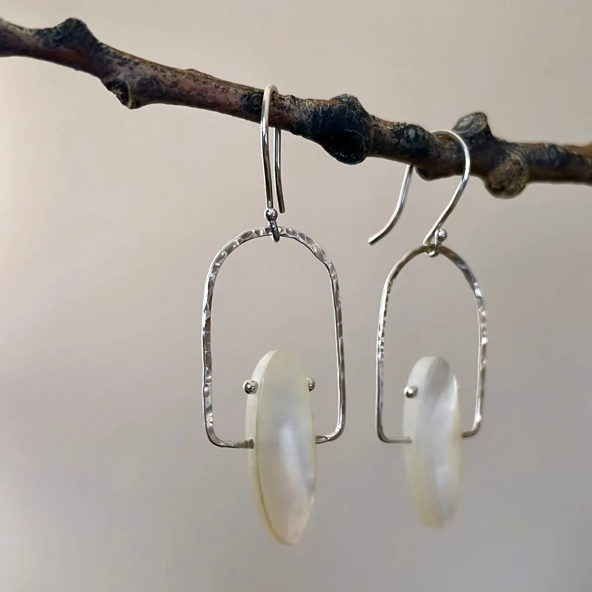 Arches mother of pearl earrings