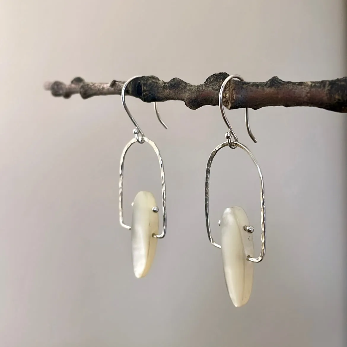 Arches mother of pearl earrings