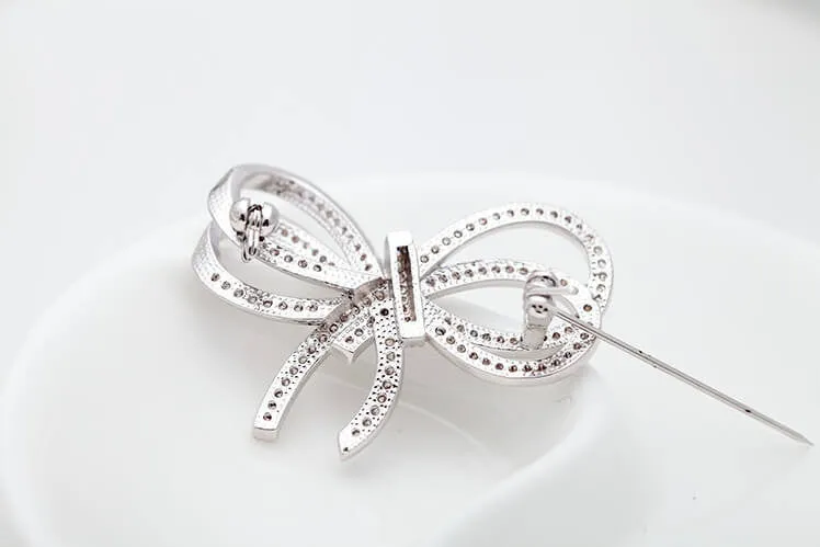 Endearing Love Knot Brooch