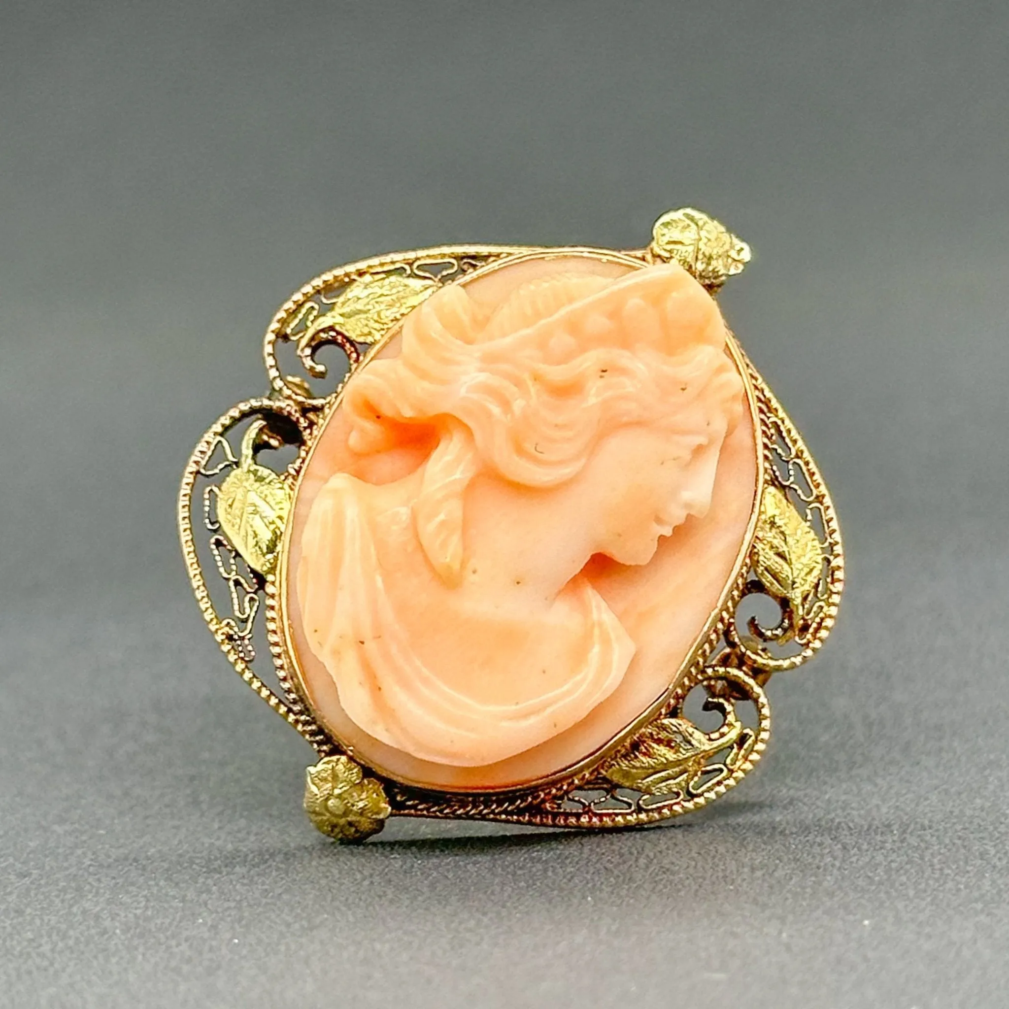 Estate Victorian 14K Y Gold 17.01ct Coral Cameo Pin/Pendant