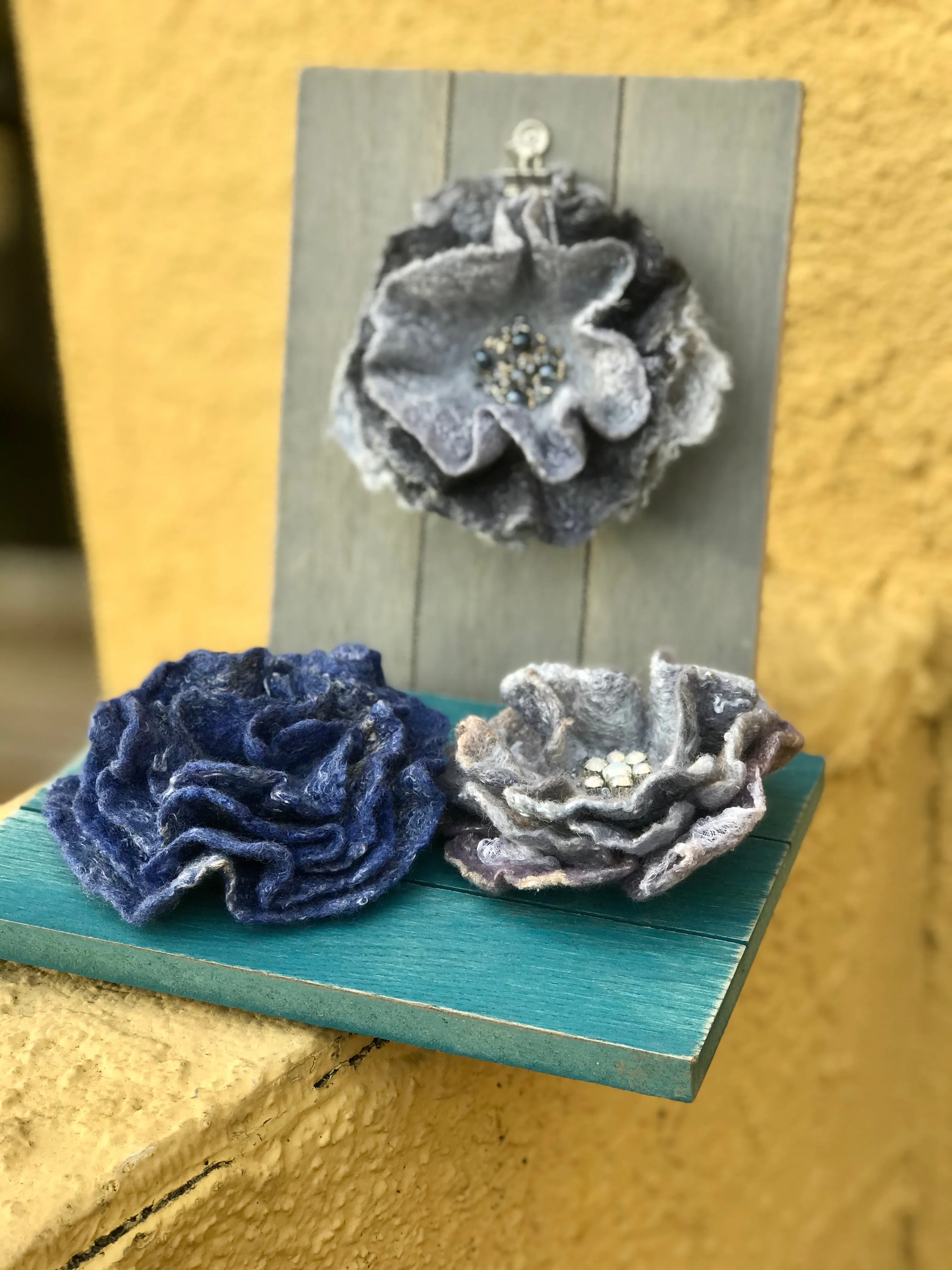 Flower Brooch for Women, Wool Flower Pin Brooch, Bridal Gift