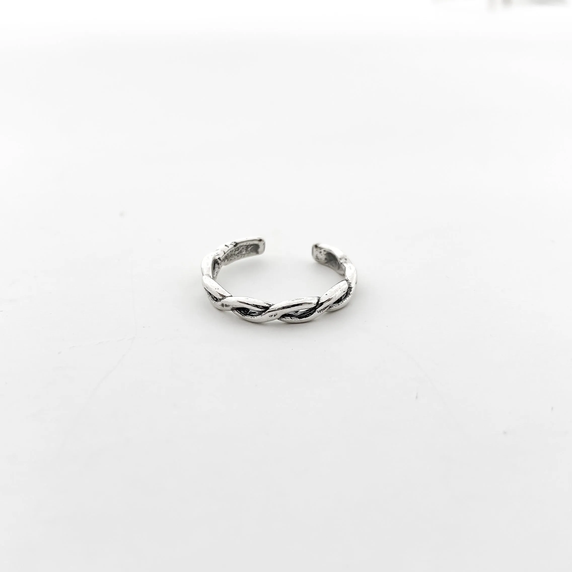 Modern Twist Braid Toe Ring | Silver