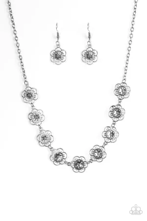 Paparazzi Necklace ~ BLOOM Or Bust - Black