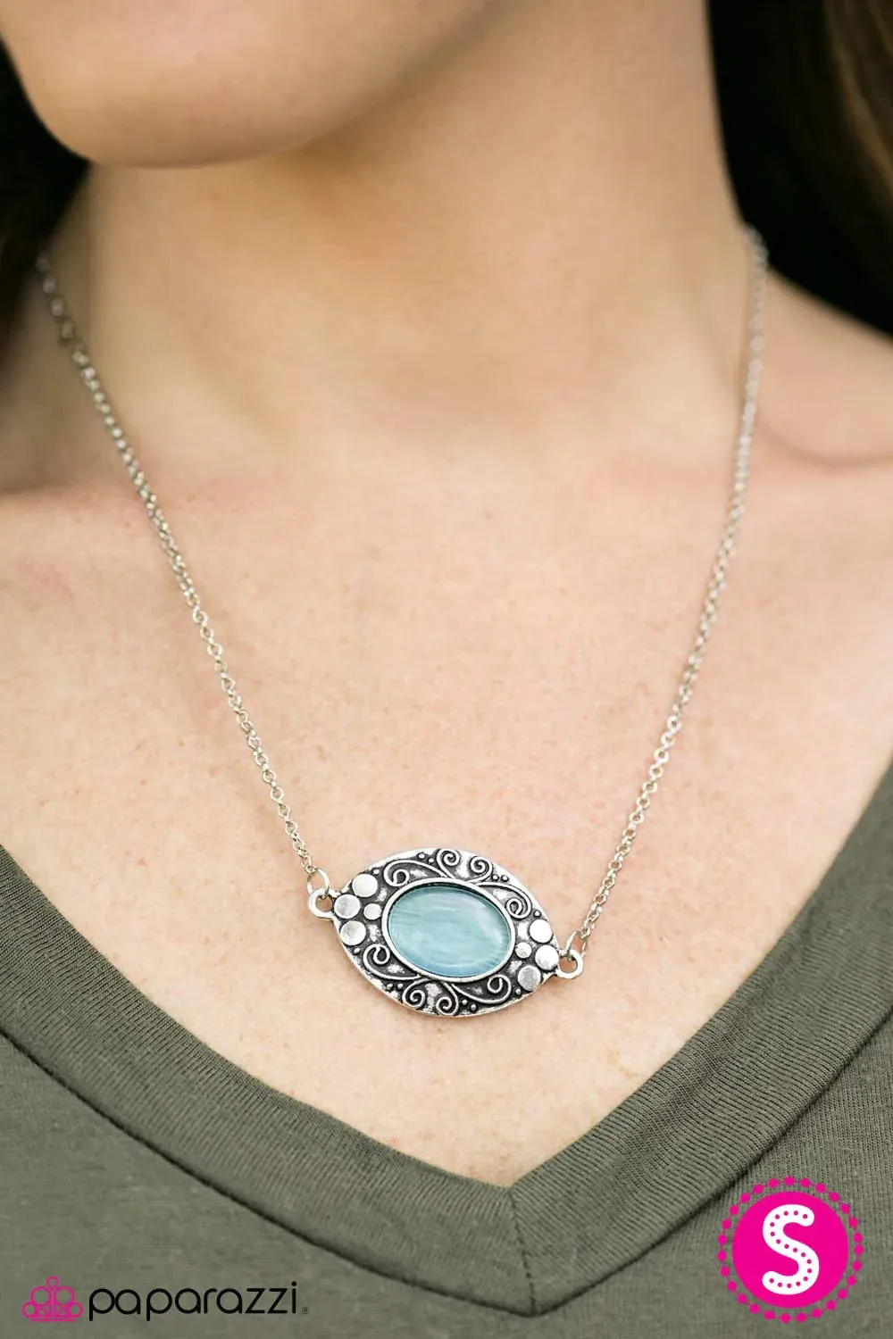 Paparazzi Necklace ~ How GLOW Can You Go? - Blue