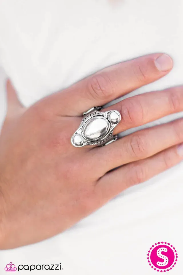 Paparazzi Ring ~ Radiant Relic - Silver