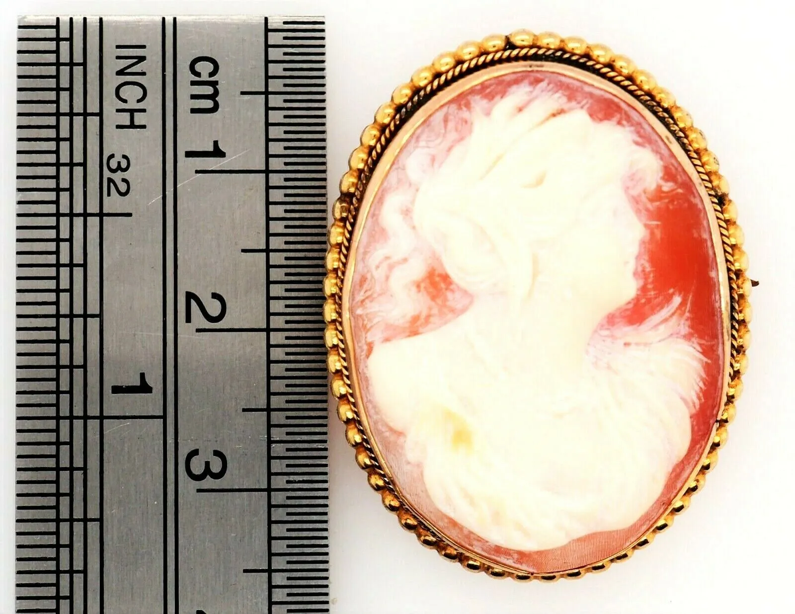 Shell Cameo 9ct Yellow Gold Portrait Brooch